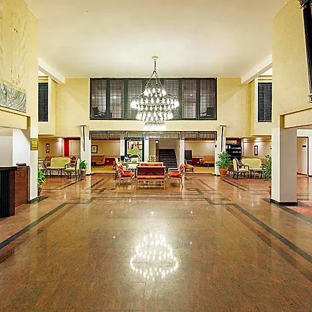 Cesars & Boutique Hotel