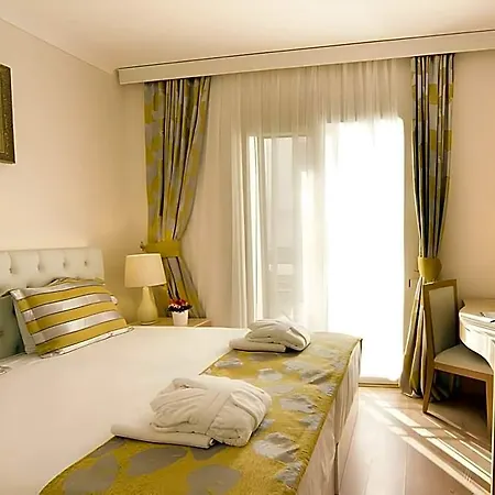 Cesars & Boutique Hotel